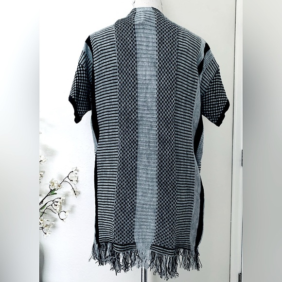 Open Striped Cardigan w/ Fringe Hem - NWT - Picture 8 of 13